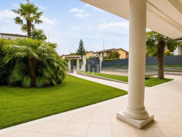 Villa in vendita a Rodengo Saiano BS