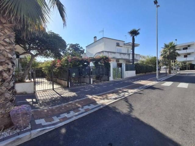 Villa in vendita a Rodi Garganico FG