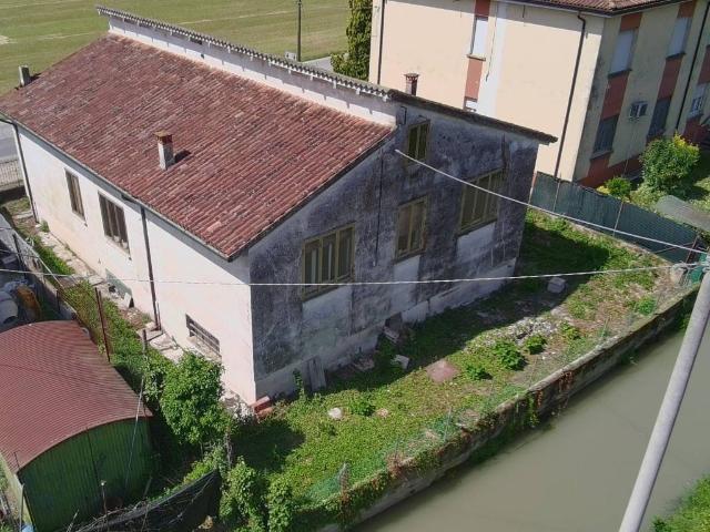 Villa in vendita a Rodigo MN