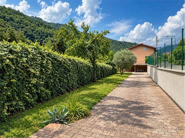 Villa in vendita a Roè Volciano BS