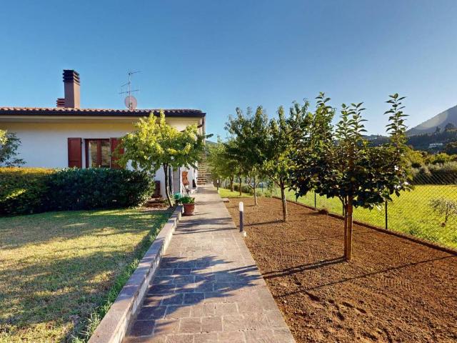 Villa in vendita a Roè Volciano BS