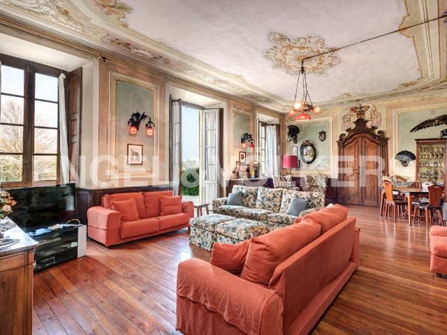 Villa in vendita a Rogeno LC