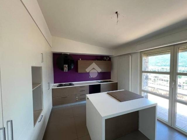 Villa in vendita a Rogno BG