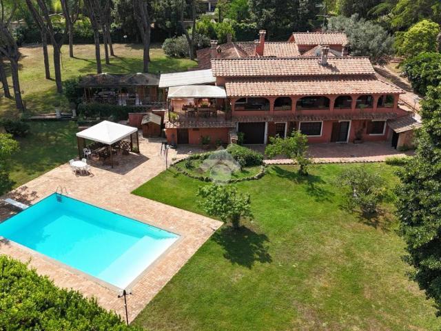 Villa in vendita a Roma