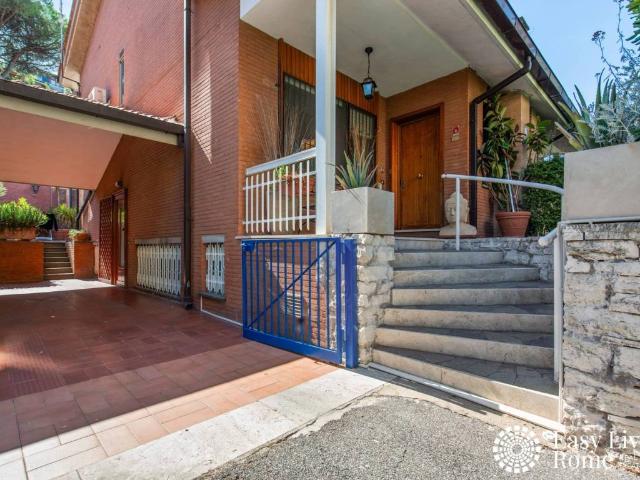 Villa in vendita a Roma RM