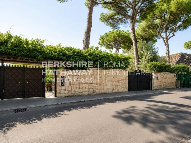 Villa in vendita a Roma RM