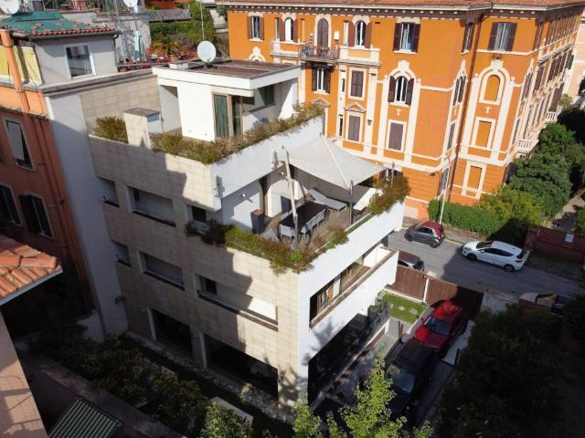 Villa in vendita a Roma RM