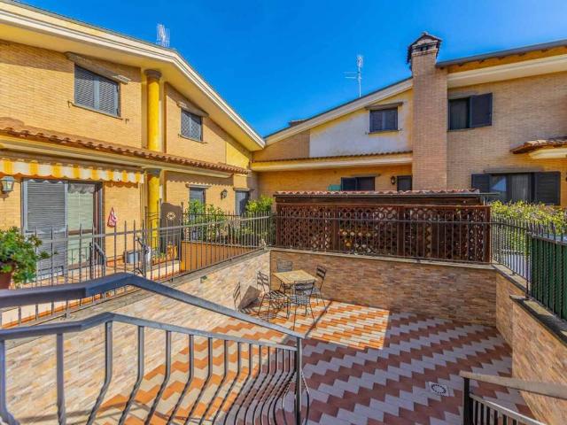Villa in vendita a Roma RM