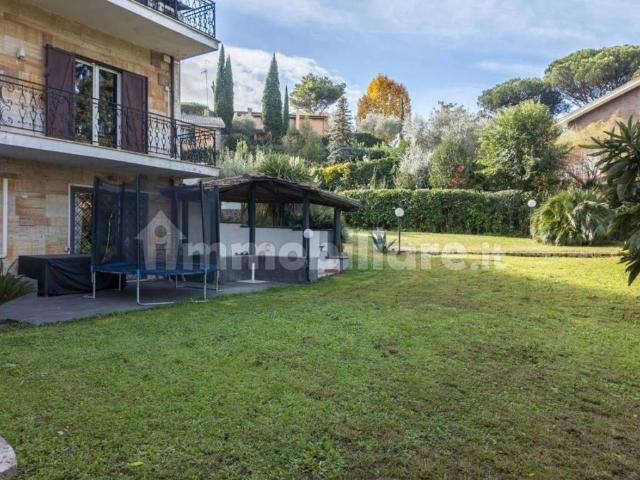 Villa in vendita a Roma RM