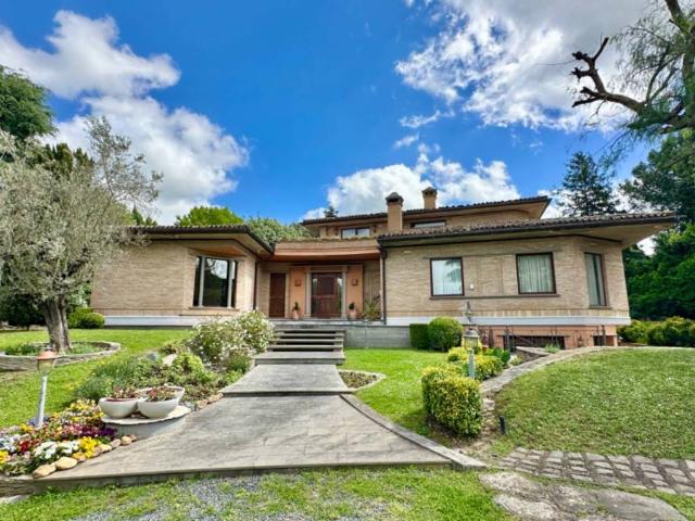 Villa in vendita a Roma RM