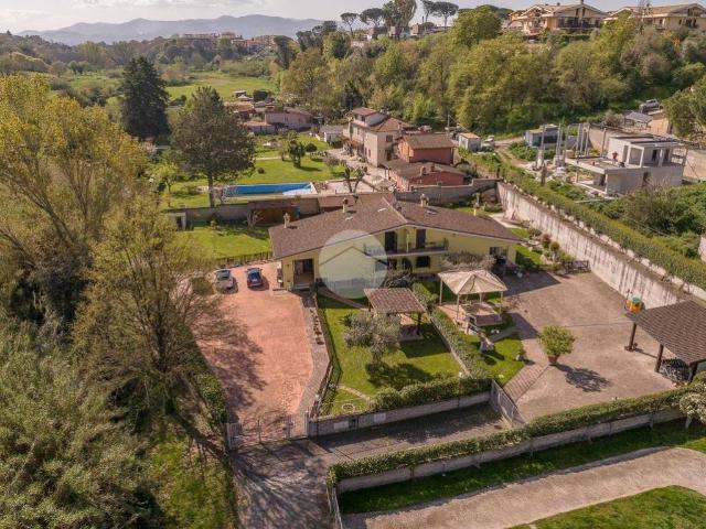 Villa in vendita a Roma RM