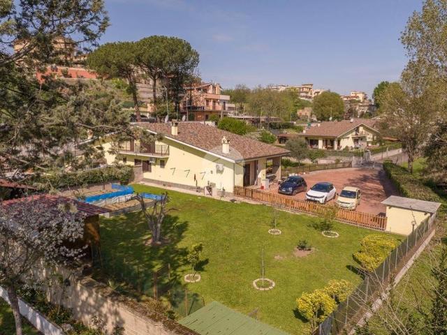 Villa in vendita a Roma RM