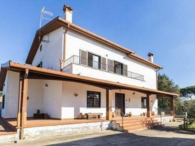 Villa in vendita a Roma RM