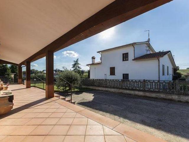 Villa in vendita a Roma RM
