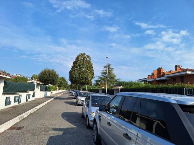 Villa in vendita a Roma RM