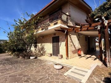 Villa in vendita a Roma RM