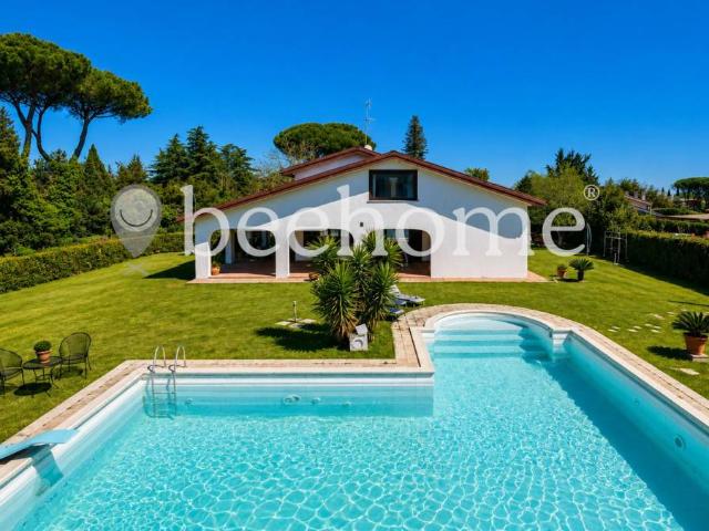 Villa in vendita a Roma RM
