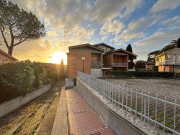 Villa in vendita a Roma RM