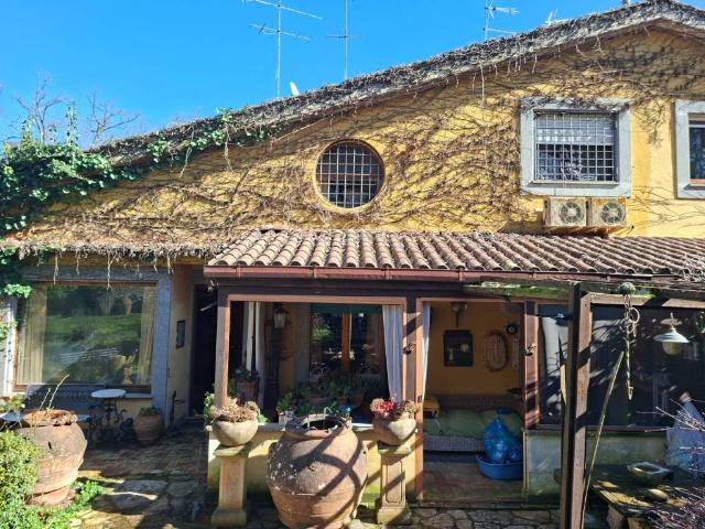 Villa in vendita a Roma RM