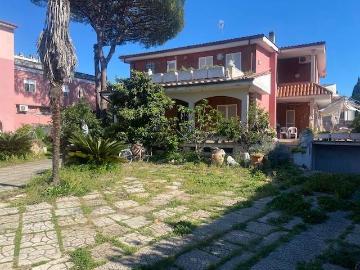 Villa in vendita a Roma RM