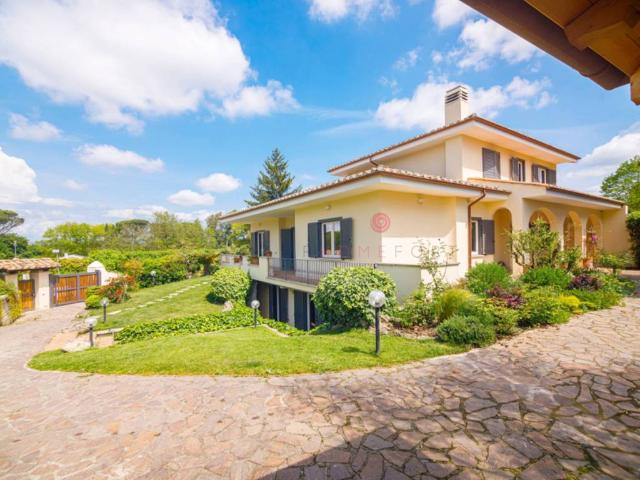Villa in vendita a Roma RM