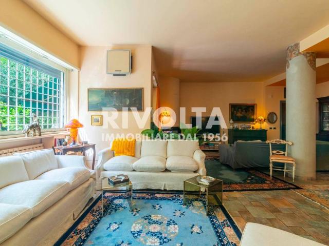Villa in vendita a Roma RM