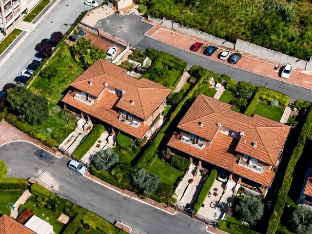 Villa in vendita a Roma RM