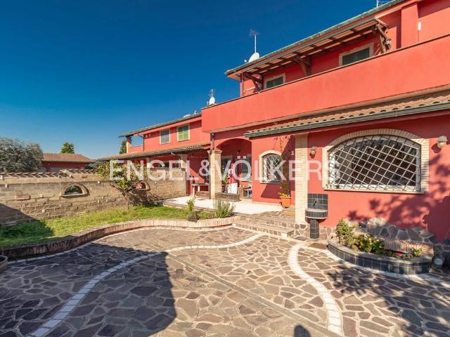 Villa in vendita a Roma RM