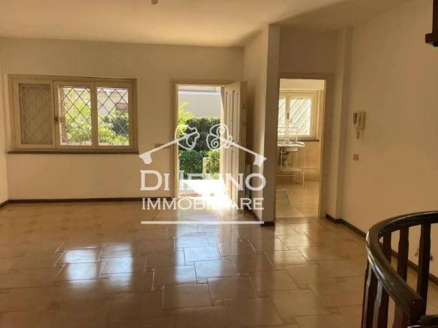 Villa in affitto a Roma RM