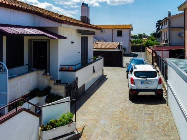 Villa in vendita a Roma RM