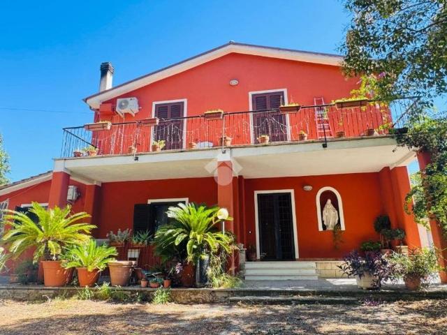 Villa in vendita a Roma RM
