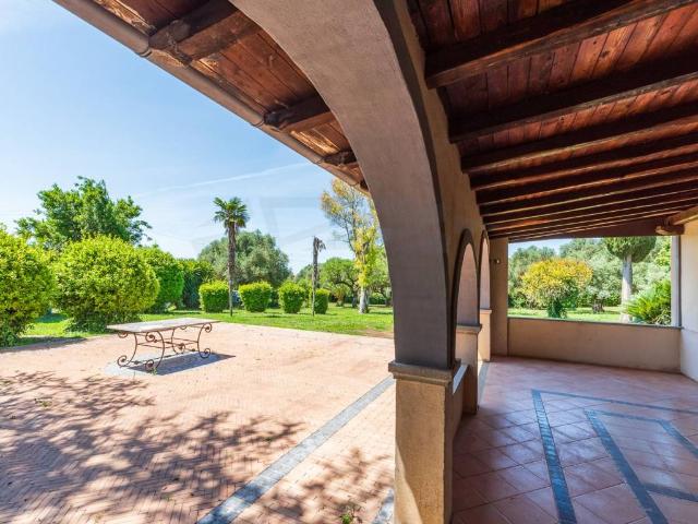 Villa in vendita a Roma RM