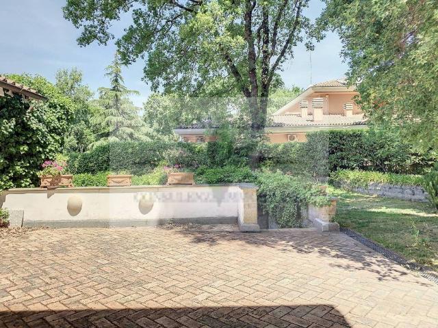 Villa in vendita a Roma RM