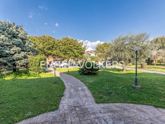 Villa in vendita a Roma RM