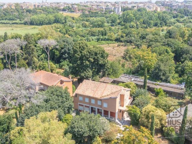 Villa in vendita a Roma RM