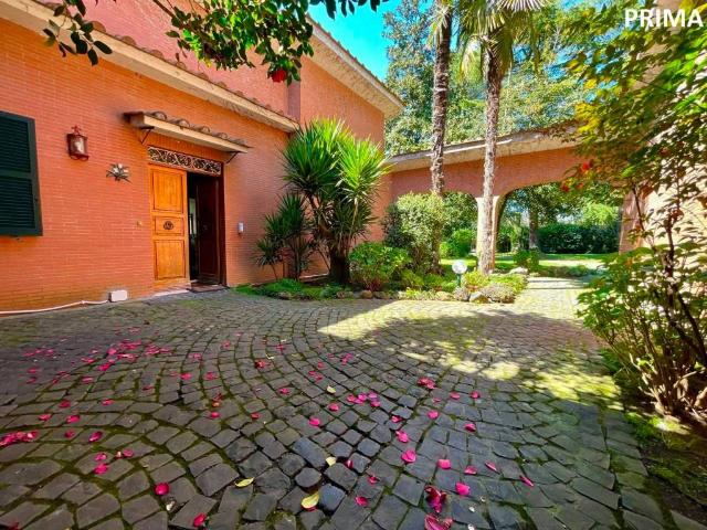 Villa in vendita a Roma RM