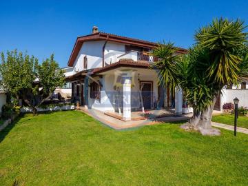 Villa in vendita a Roma RM
