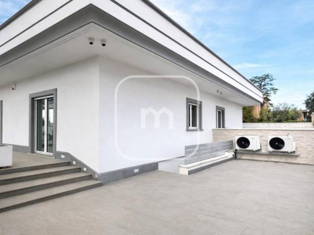 Villa in vendita a Roma RM