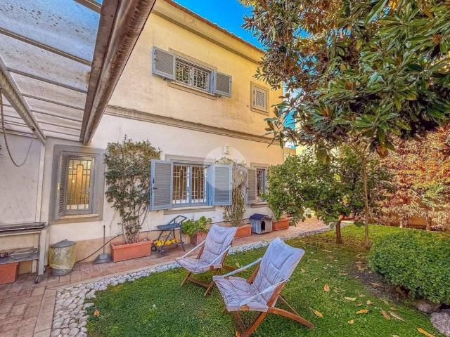 Villa in vendita a Roma RM