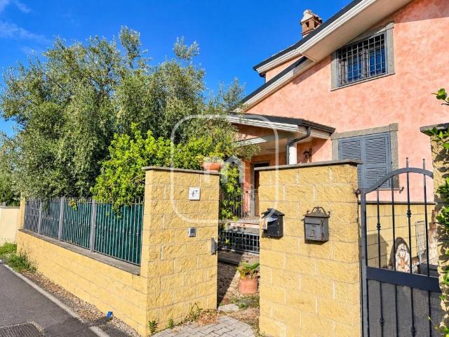 Villa in vendita a Roma RM