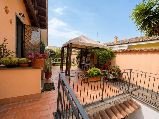 Villa in vendita a Roma RM