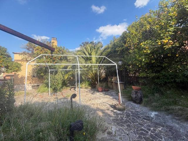Villa in vendita a Roma RM