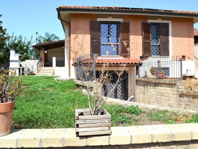 Villa in vendita a Roma RM