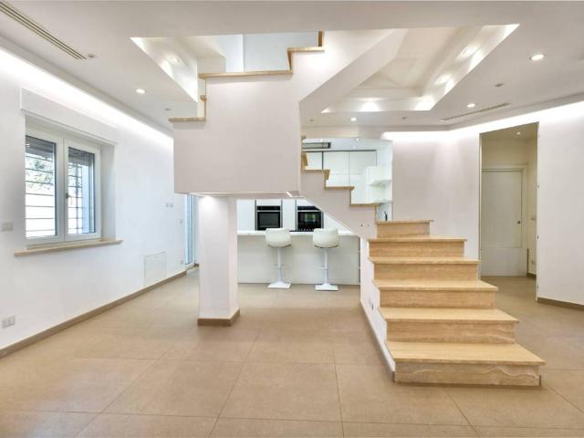Villa in vendita a Roma RM