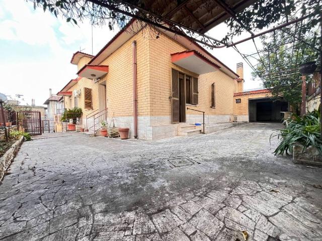 Villa in vendita a Roma RM