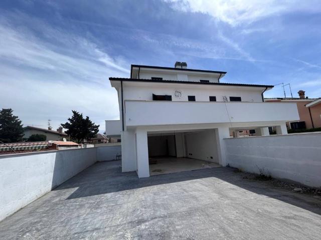 Villa in vendita a Roma RM