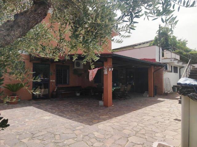 Villa in vendita a Roma RM