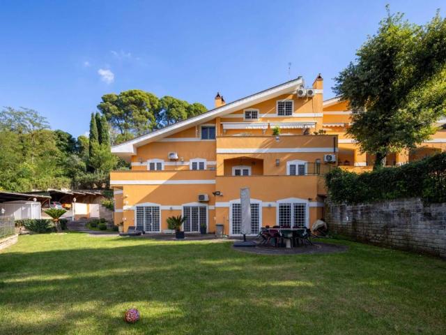 Appartamento in vendita a Roma RM