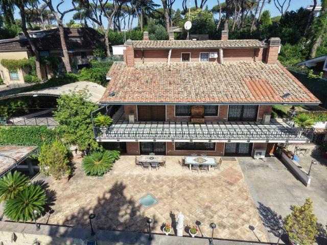 Villa in vendita a Roma RM
