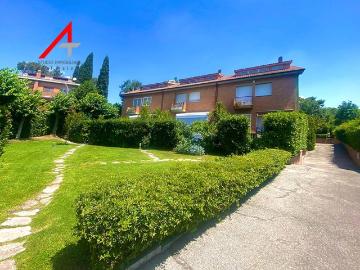 Villa in vendita a Roma RM